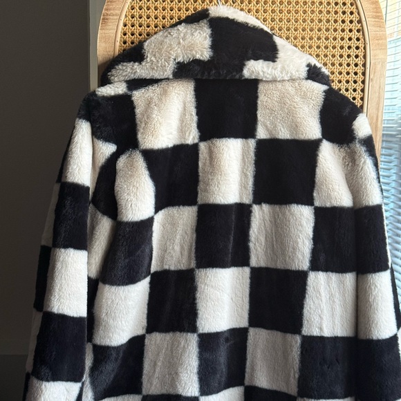 Asos coat in checkerboard faux fur. US 6. - Picture 10 of 11